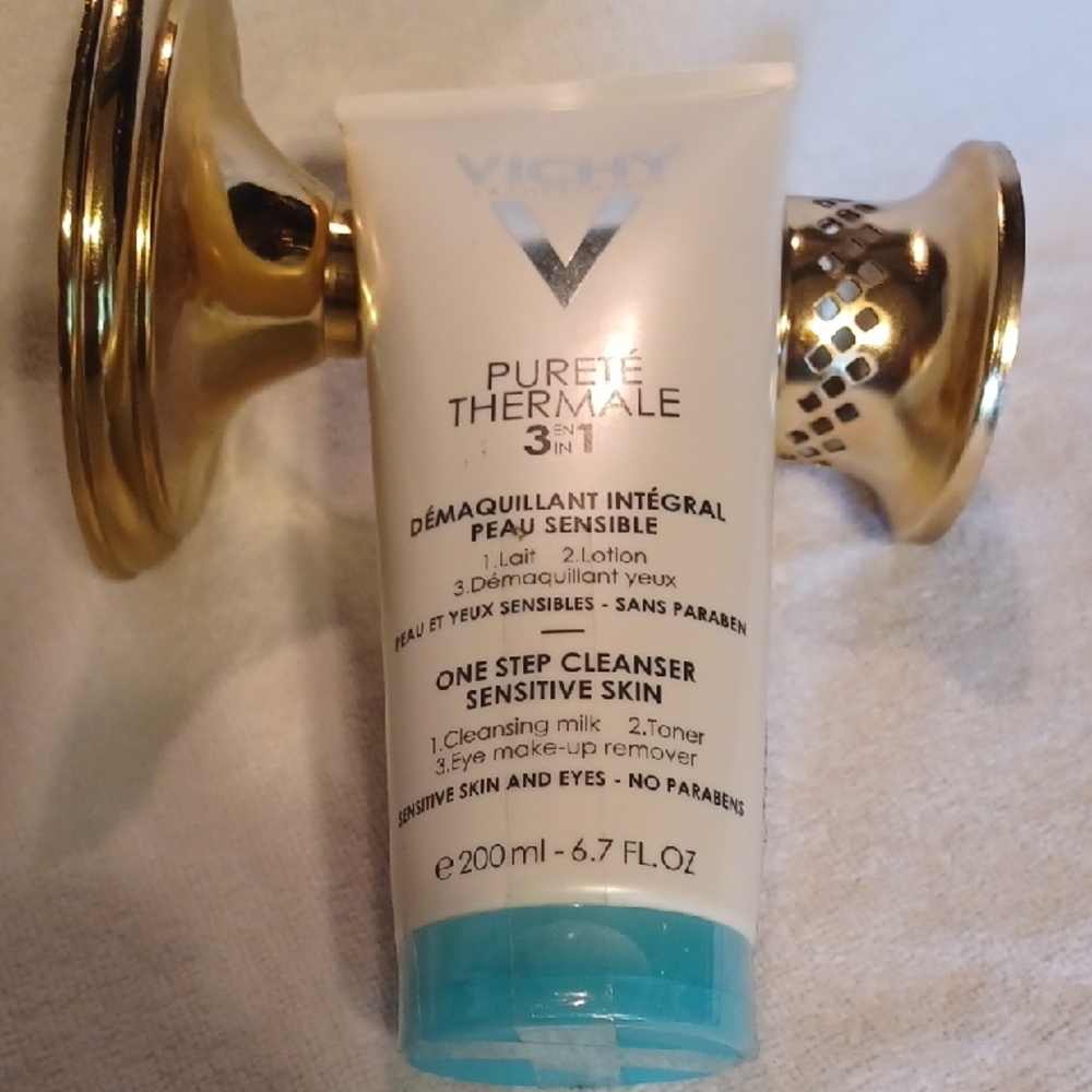 Facial Cleanser and Exfoliant VICHY One Step Cleanser Sensitive Skin